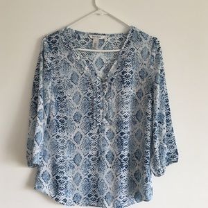 Gorgeous White House Black Market Blouse.